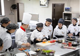 “教学运营一体化”育人模式显成效，银杏·标准酒店：行知融合铸就学子专业素养与职业风范