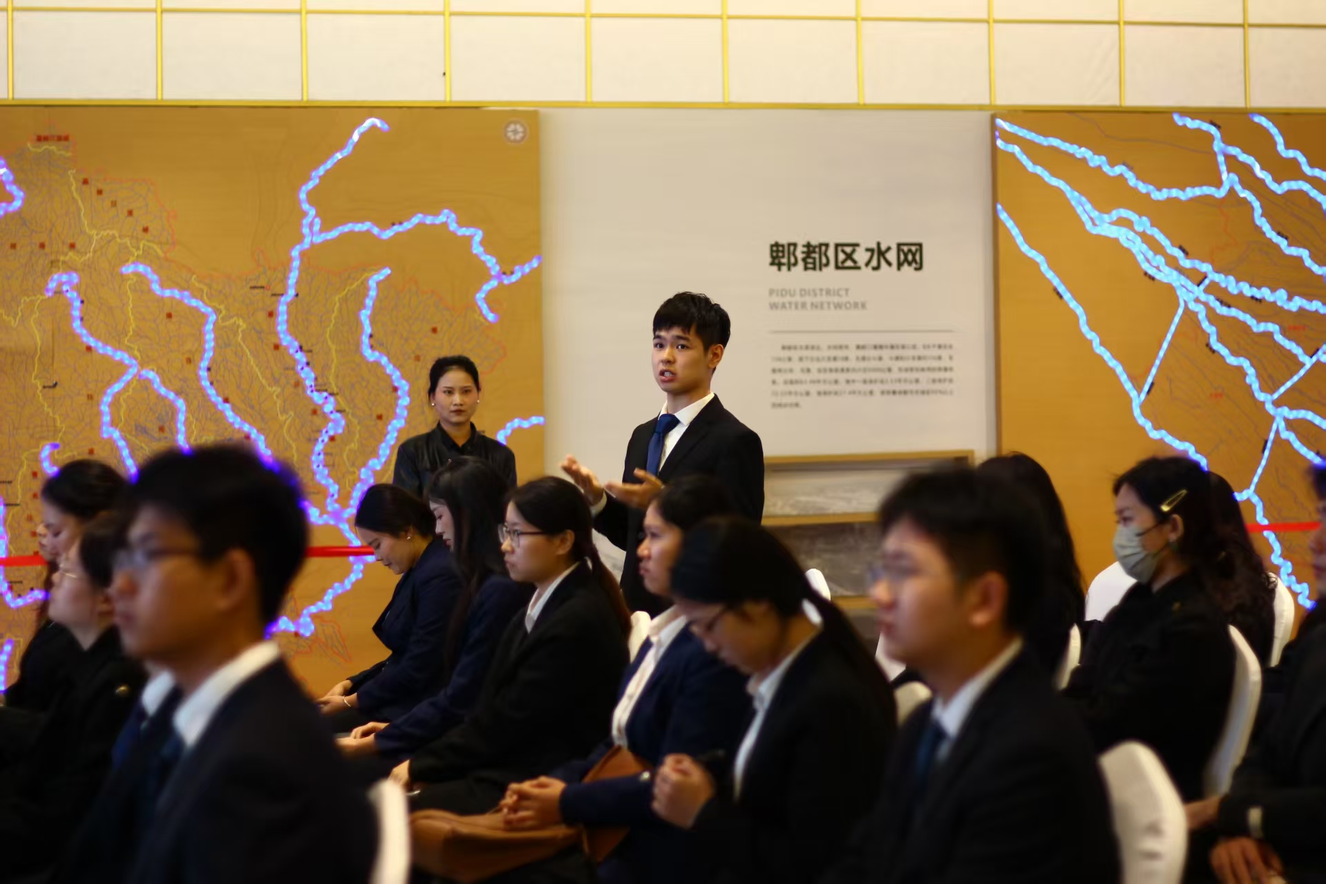 微信图片_20251023200537_220_209 微信图片_20251023200537_220_209