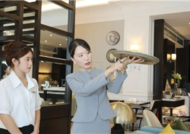 市教育工作实绩突出教师何诗洁：从五星级酒店到三尺讲台，用 “双轨人生” 点亮酒店教育新活力