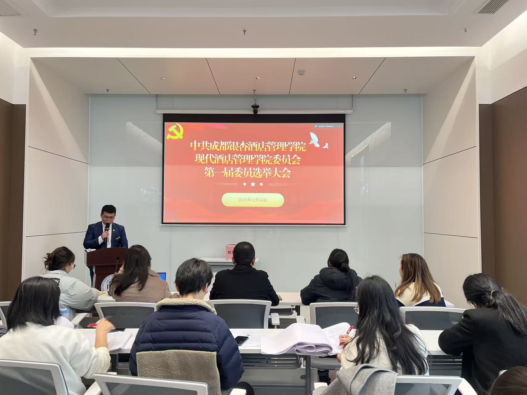 2370b8d334885bde4e145d6a92fec2ce