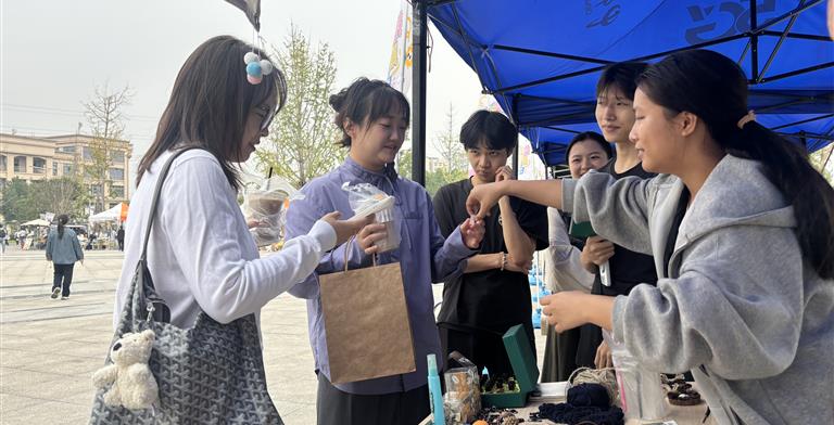烹饪学子跳蚤市集展创意|以食为媒，变废为宝