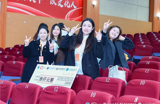 榜young的力量｜深耕服务方寸，绽放青春光华：国奖得主彭叶佳的逐梦答卷
