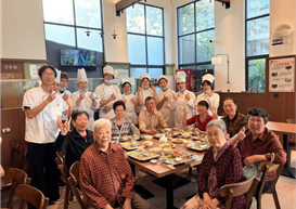 把课堂搬上社区餐桌，我们在南山社区共享食堂烹出“银发温度”