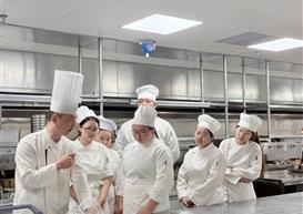 从策划到服务，他们自己“承包”了一场晚宴——《校内见习》6月14日课程实战纪实
