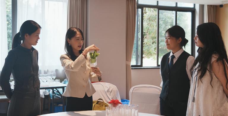 教师节快乐|以匠心育人才，致敬酒店管理专业引路人